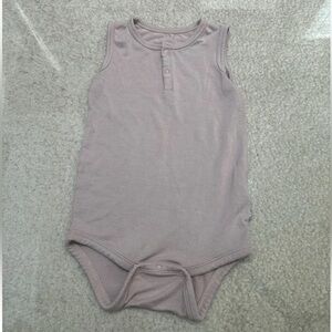 KYTE BABY SAND INFANT SLEEVELESS BODYSUIT 0-3 MOS